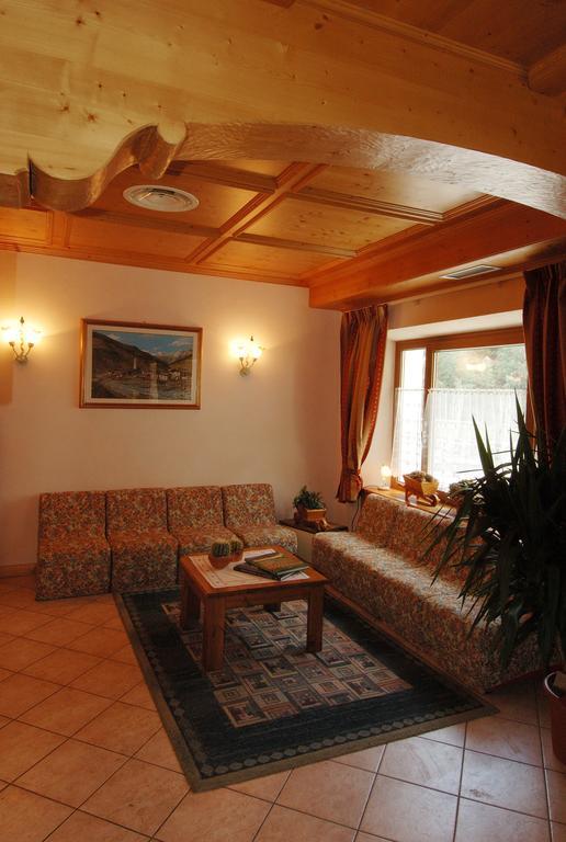 Albergo Castello Valfurva Exterior photo
